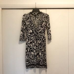 BCBG MAXAZRIA, S, Black and white floral dress, 3/4 length sleeves